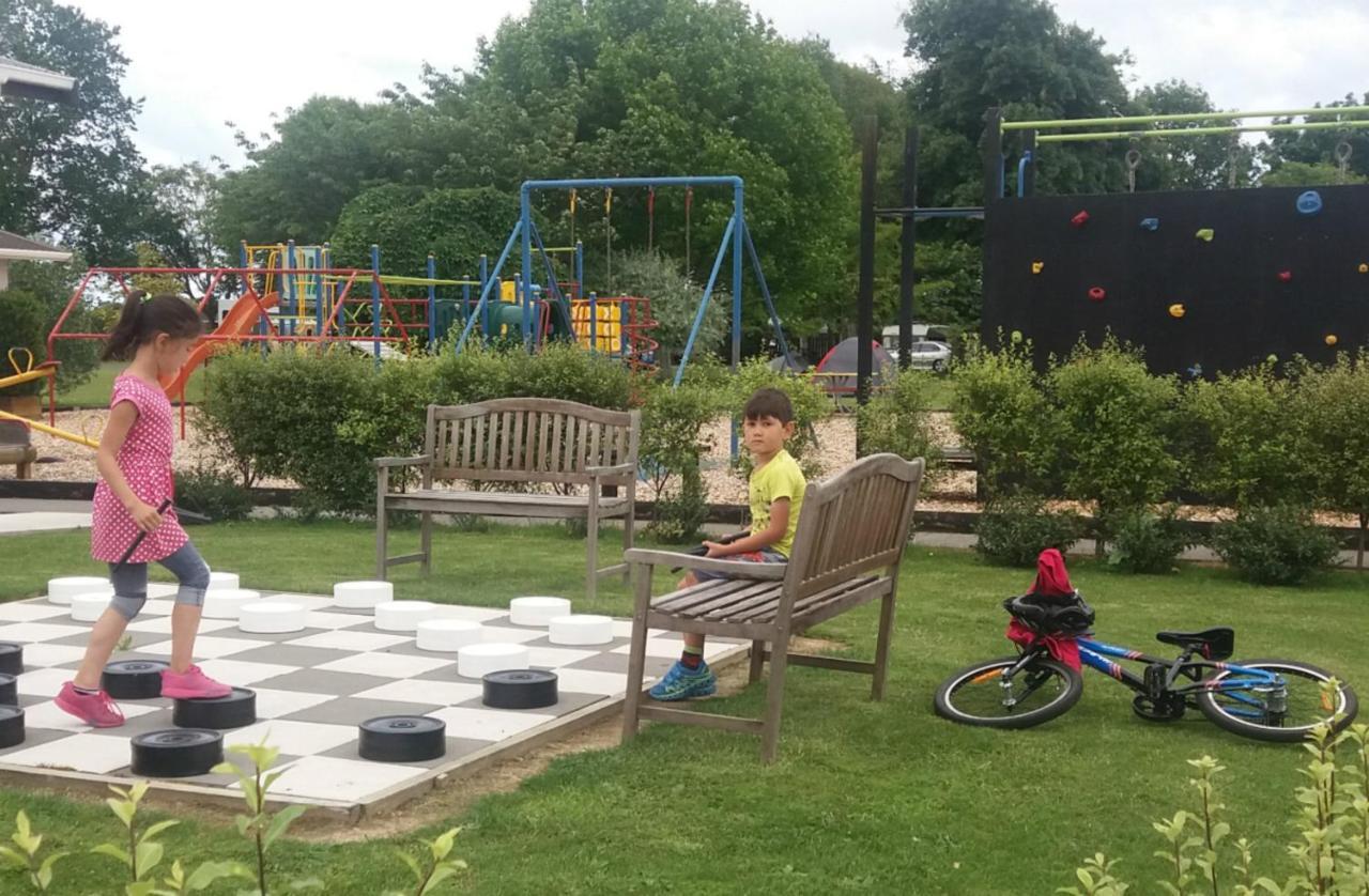 Levin Kiwi Holiday Park Bagian luar foto