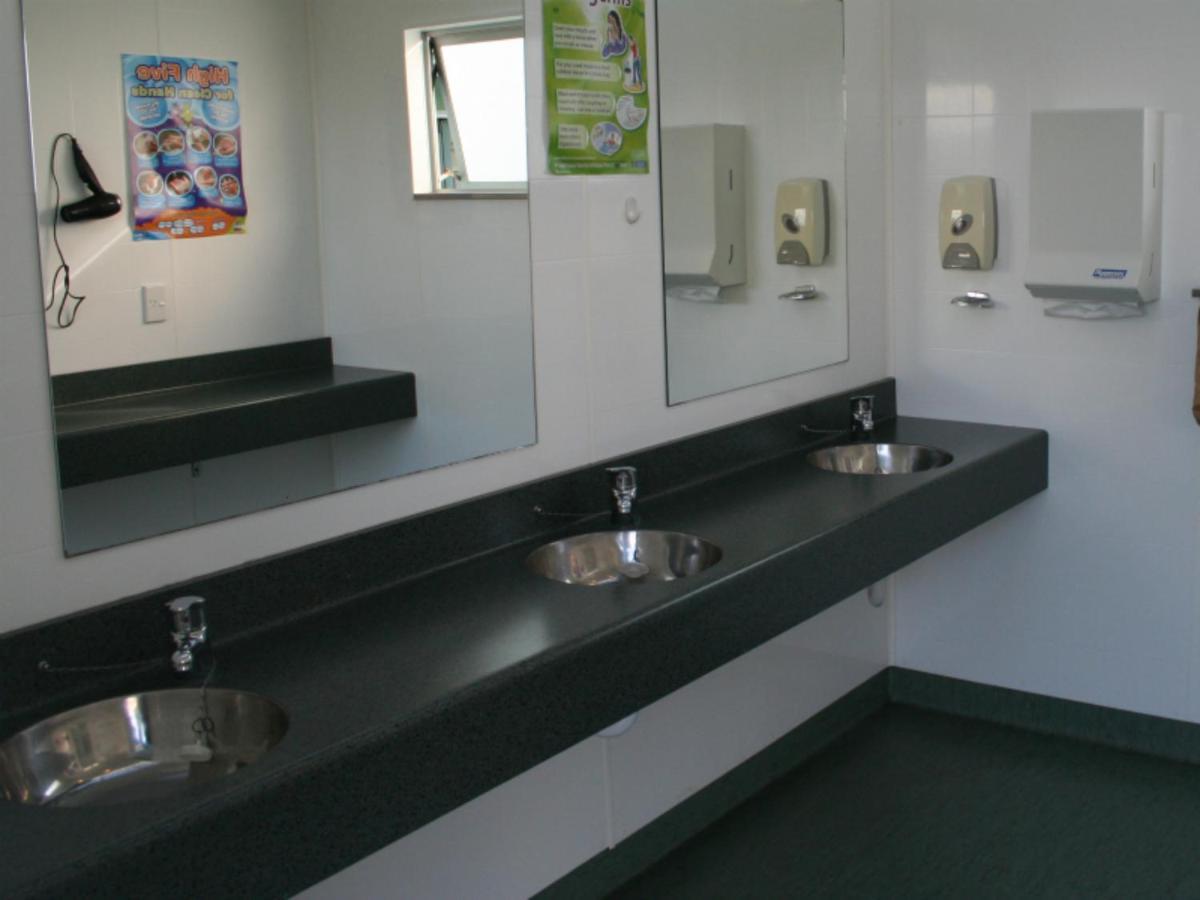 Levin Kiwi Holiday Park Bagian luar foto